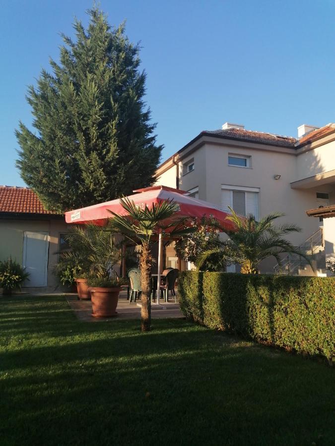 Villa Ros Guest House Свиленград Экстерьер фото