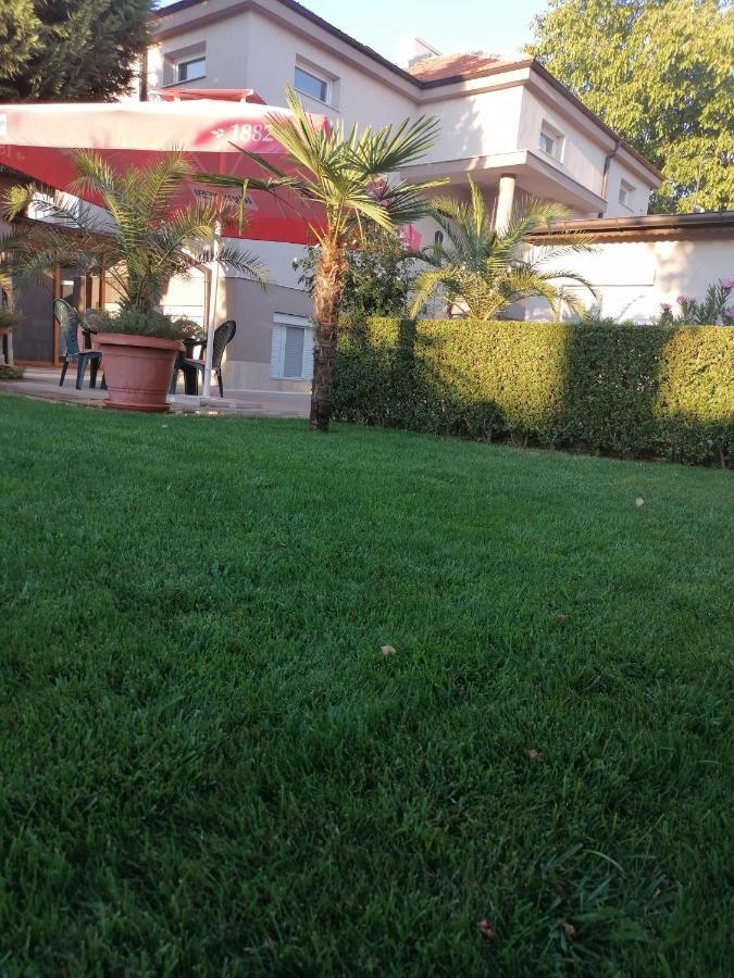 Villa Ros Guest House Свиленград Экстерьер фото