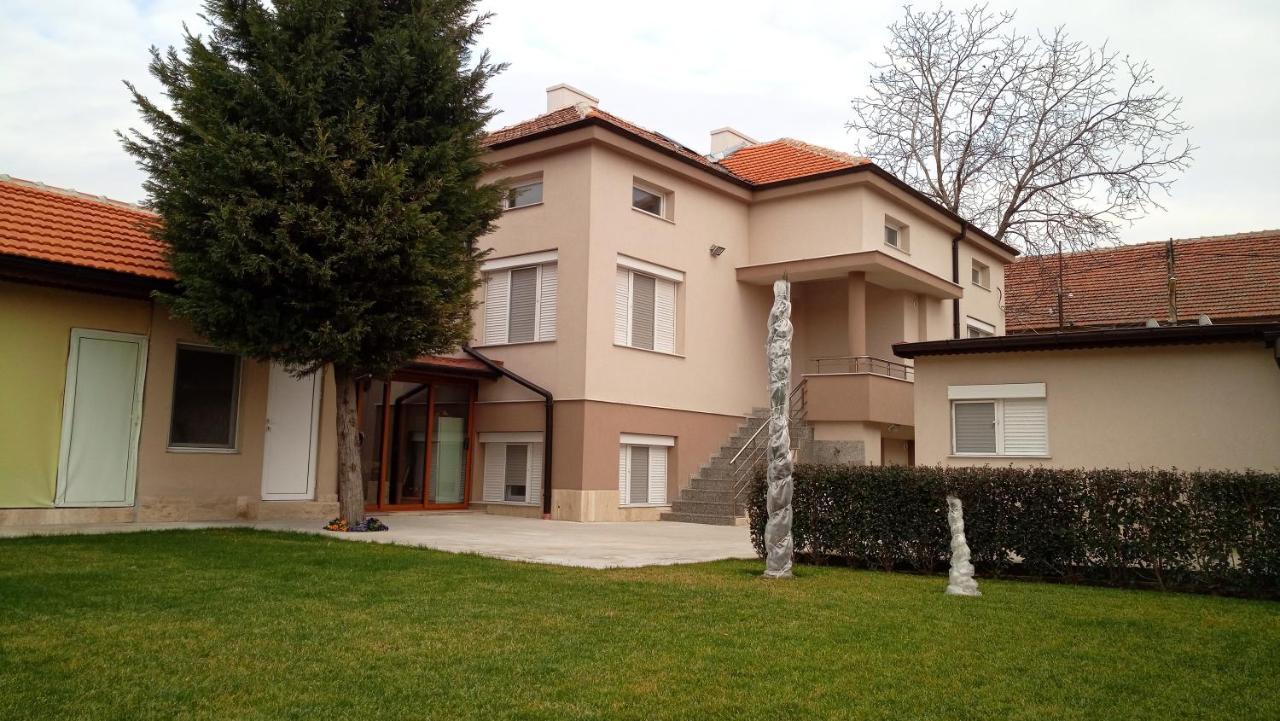 Villa Ros Guest House Свиленград Экстерьер фото